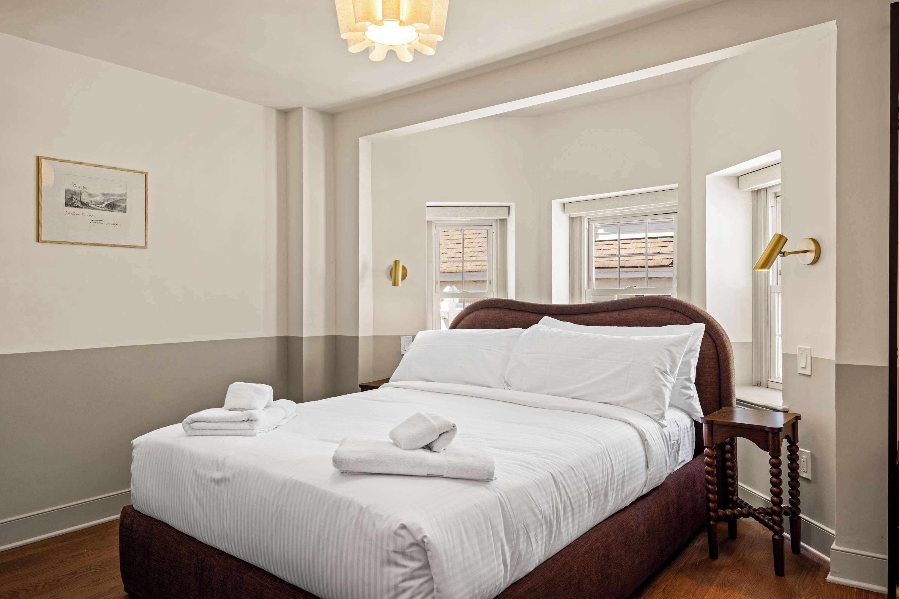WiFi, bed sheets