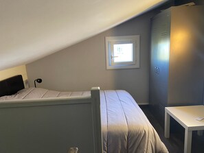 Room - Villa Domitia with Pool and Tennis Court (Loupian)