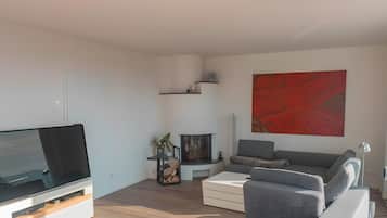 Fernseher, Kamin, DVD-Player, Stereoanlage