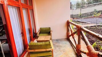 Deluxe Triple Room | Terrace/patio