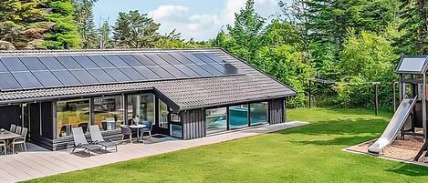 House | Pool