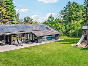 House | Pool - 5 Star Holiday Home in Bindslev (Bindslev)