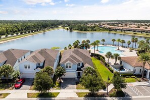 Exterior - Upstay Lake View Villa with Hot Tub, Pool & Resort (Kissimmee)