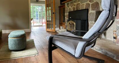 "The Farmland" | Pool | Hot Tub | 50 Acres!