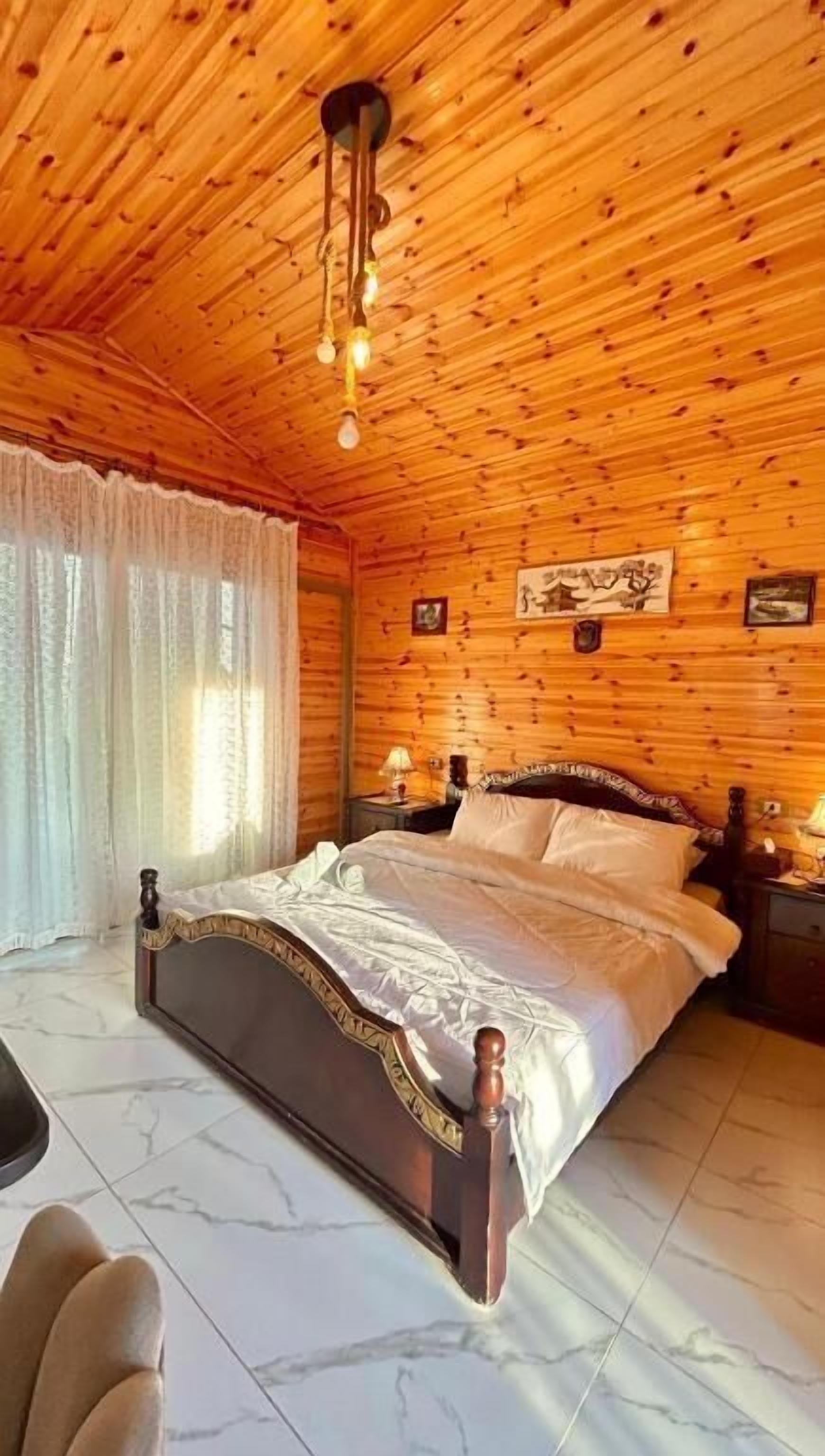 Blackout drapes, soundproofing, free WiFi