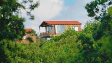 Family Room, Balcony, Mountain View | Exterior