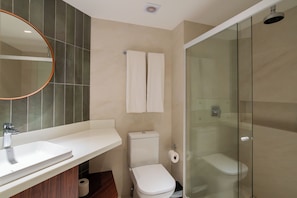 Deluxe Apartment, Sea View | Bathroom | Towels, soap, shampoo, toilet paper - Urban Home Stay  (Recife)