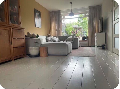 Delightful 4-bedroom house in Breda perfect for your getaway. Close to Centre