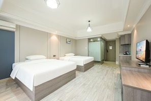Kamar Twin Superior, pemandangan kota | Meja kerja, ruang kerja ramah laptop, dan Wi-Fi gratis