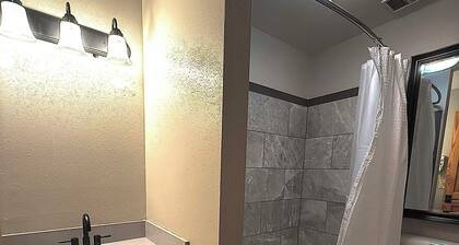 Château Rouge 105 ~ Bighorn Loft
INDOOR HEATED POOL &HOT TUB