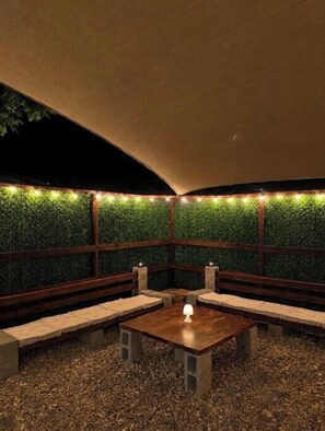 Dining - The Hidden Garden | Cozy Loft Retreat with Private Garden & Free Parking (Beograd)