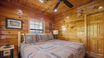 7 bedrooms, individually decorated, individually furnished, bed sheets