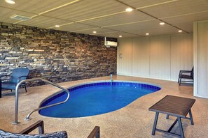 Pool - Swimmin' Hole Lodge (Sevierville)