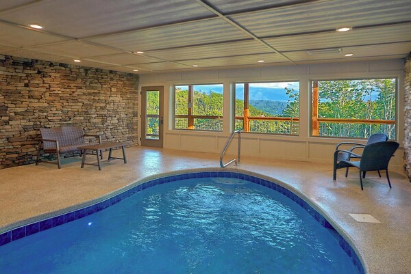 Swimmin' Hole Lodge - Gatlinburg