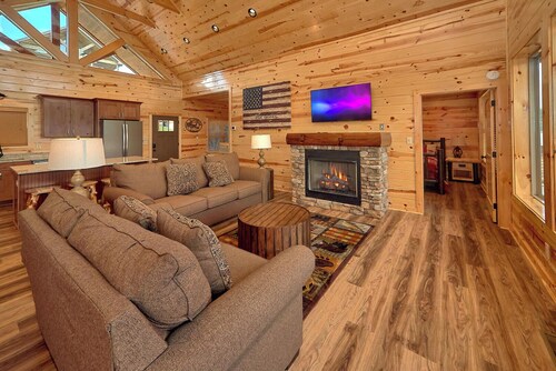 Swimmin' Hole Lodge