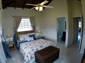 Room - Spacious & Bright 5-bedroom house just a short walk to the beach! (Oistins)