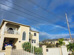 Exterior - Spacious & Bright 5-bedroom house just a short walk to the beach! (Oistins)