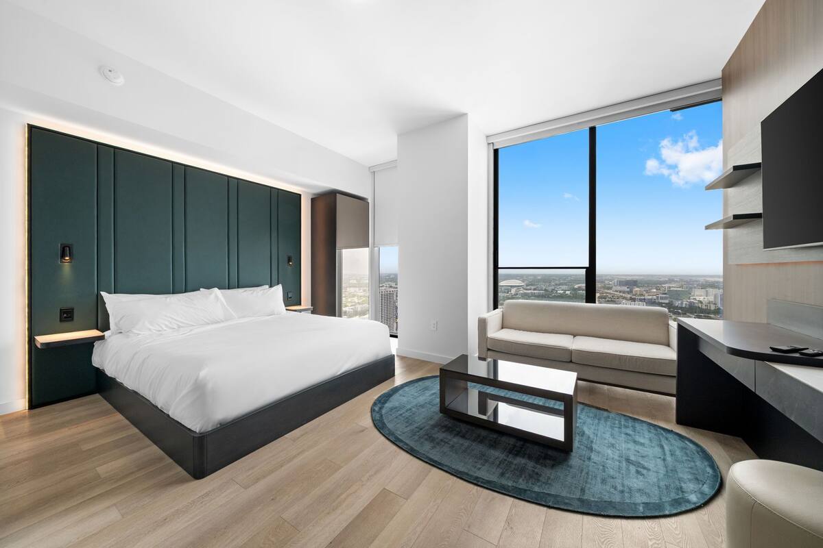 Suíte estúdio exclusiva, 1 cama King, vista para a cidade | Roupas de cama premium