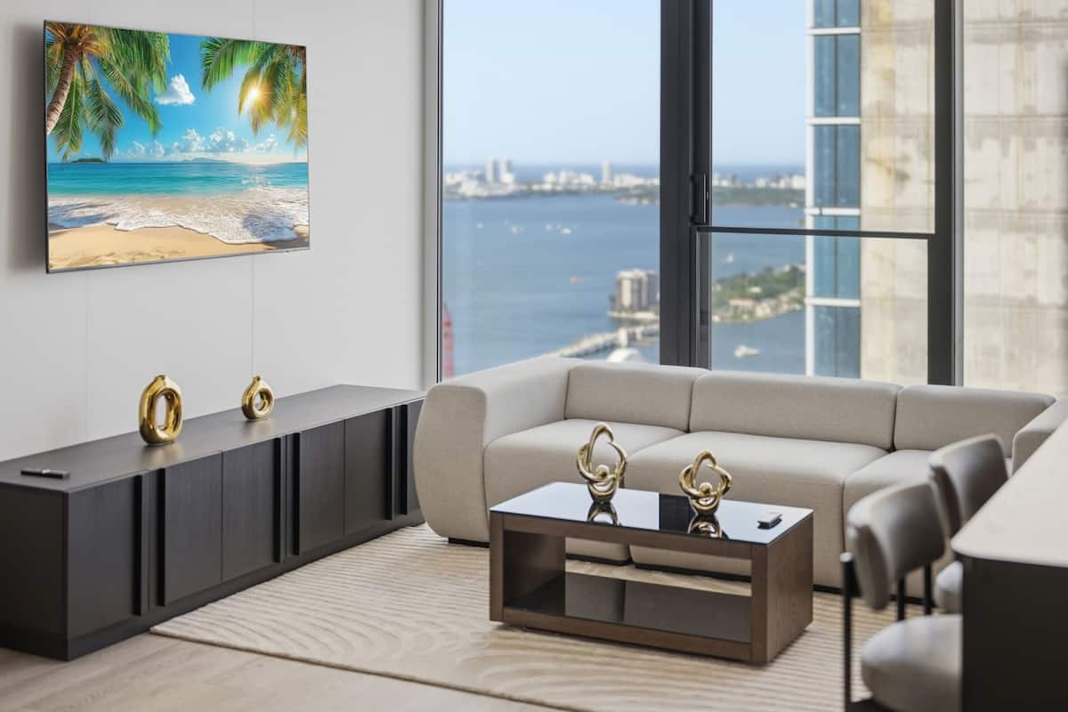 Penthouse, 1 Schlafzimmer, eingeschränkter Meerblick | Hochwertige Bettwaren, Betten mit Memory-Foam-Matratzen, Zimmersafe