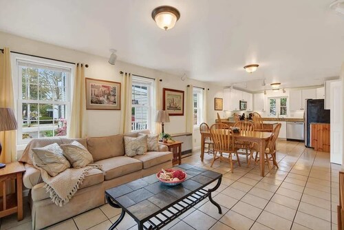 Private Coastal Compound Ocean Park Sleeps 25