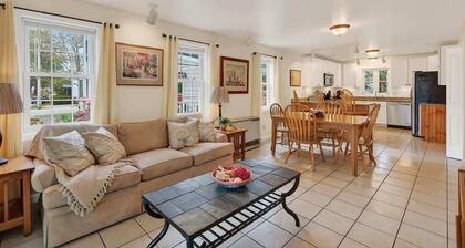 Private Coastal Compound Ocean Park Sleeps 25