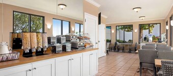 Soho Inn & Suites