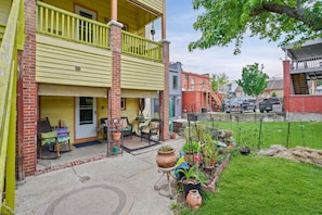 Exterior - Large Kansas City Apartment w/ Workspace & Porch (Kansas City)