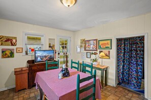 Dining - Large Kansas City Apartment w/ Workspace & Porch (Kansas City)