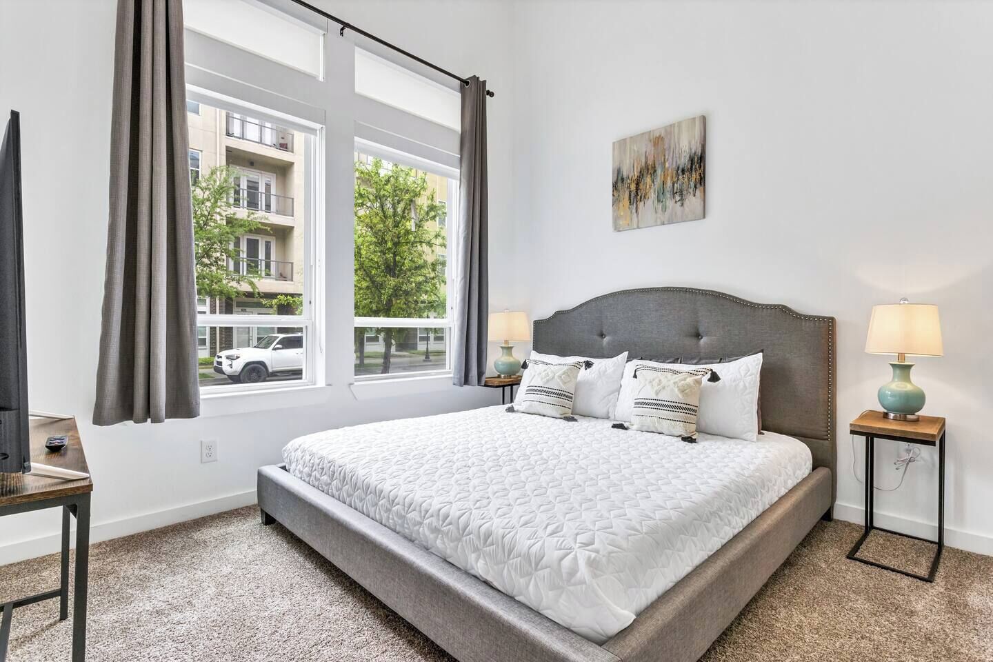 1 chambre, bureau, fer et planche à repasser, Wi-Fi