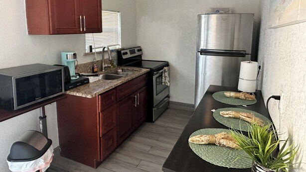 Private kitchen - Cozy 1-bedroom studio 1bath Orlando with Jacuzzi (Orlando)