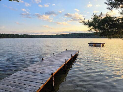 NEW!! Sandy Lakefront Cabin – Sleeps 10 with Kayaks & ATV Access
