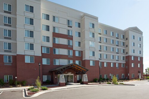 Hearing-Accessible Suite Nr DEN | Free Breakfast