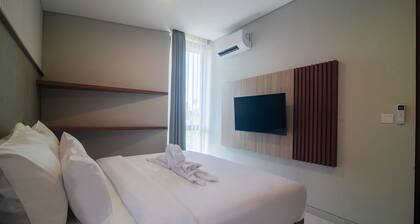 Villa Bintang Bahagia · Stroll to the Surf: Modern 2BR Villa in Tabanan