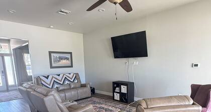 Kerby Korner 6-bedroom house with AC in adorable Pima