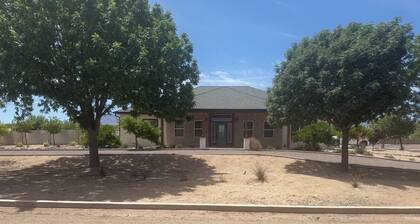 Kerby Korner 6-bedroom house with AC in adorable Pima
