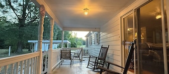 Charming 2-Bedroom Home in the Heart of Seagrove Pottery Country