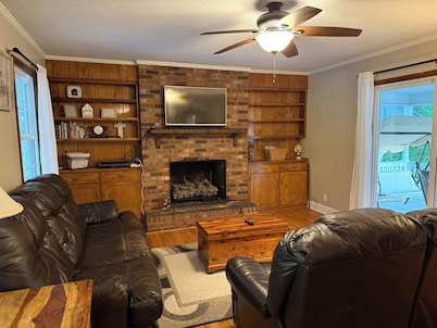 Charming 2-Bedroom Home in the Heart of Seagrove Pottery Country