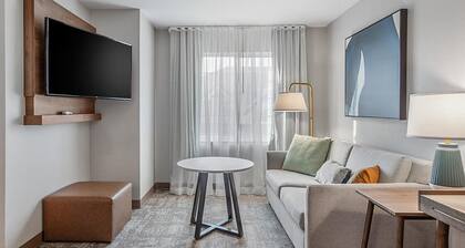 Rocklin Suite with Kitchen | Free Daily Breakfast