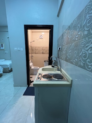 Deluxe Studio | Bilik Mandi | Pancuran mandi, tuala disediakan, sabun, syampu 