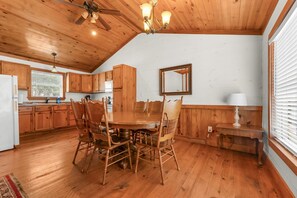 Dining - Riverfront Retreat Near Gruene by Barclé (New Braunfels)