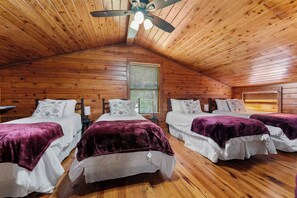 5 bedrooms, desk, iron/ironing board, WiFi - Riverfront Retreat Near Gruene by Barclé (New Braunfels)