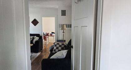 Cute 2-bedroom house with AC in charming centrally located near park in Riverton