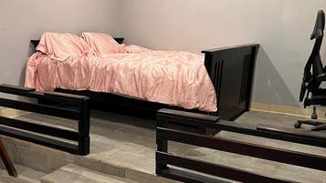 1 bedroom, bed sheets