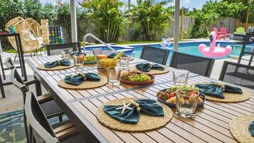 Outdoor dining