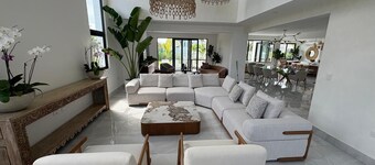 Spacious 5-bedroom house in beautiful Punta Cana with AC