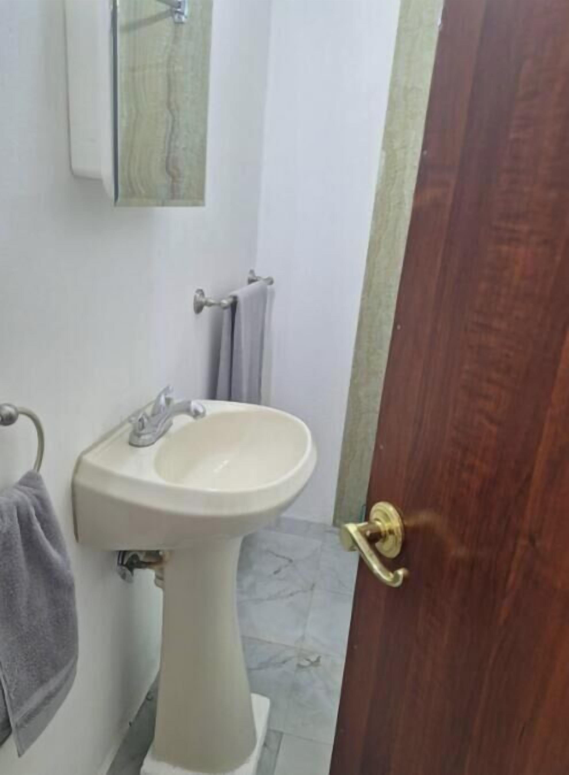 Dusche, Handtücher, Toilettenpapier