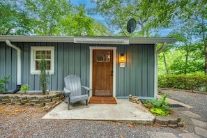 Exterior - Sunrise Suprise - Guest Favorite - Lakefront (Lake Lure)