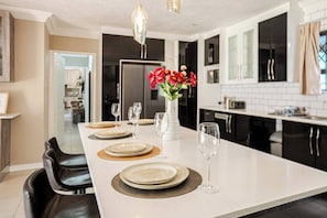Casa, 2 habitaciones, con acceso para personas discapacitadas, patio | Comedor
