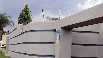 House, 2 Bedrooms, Accessible, Patio | Property grounds