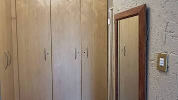 House, 2 Bedrooms, Accessible, Patio | Interior